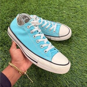 Converse Chuck Taylor All Star Low Light Blue Canvas Sneakers Women’s 9